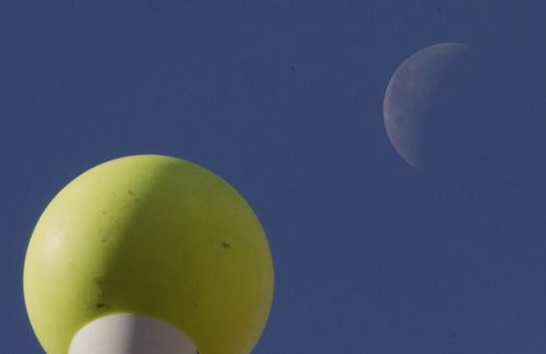 Mick West Moon Tilt Illusion 2.jpg